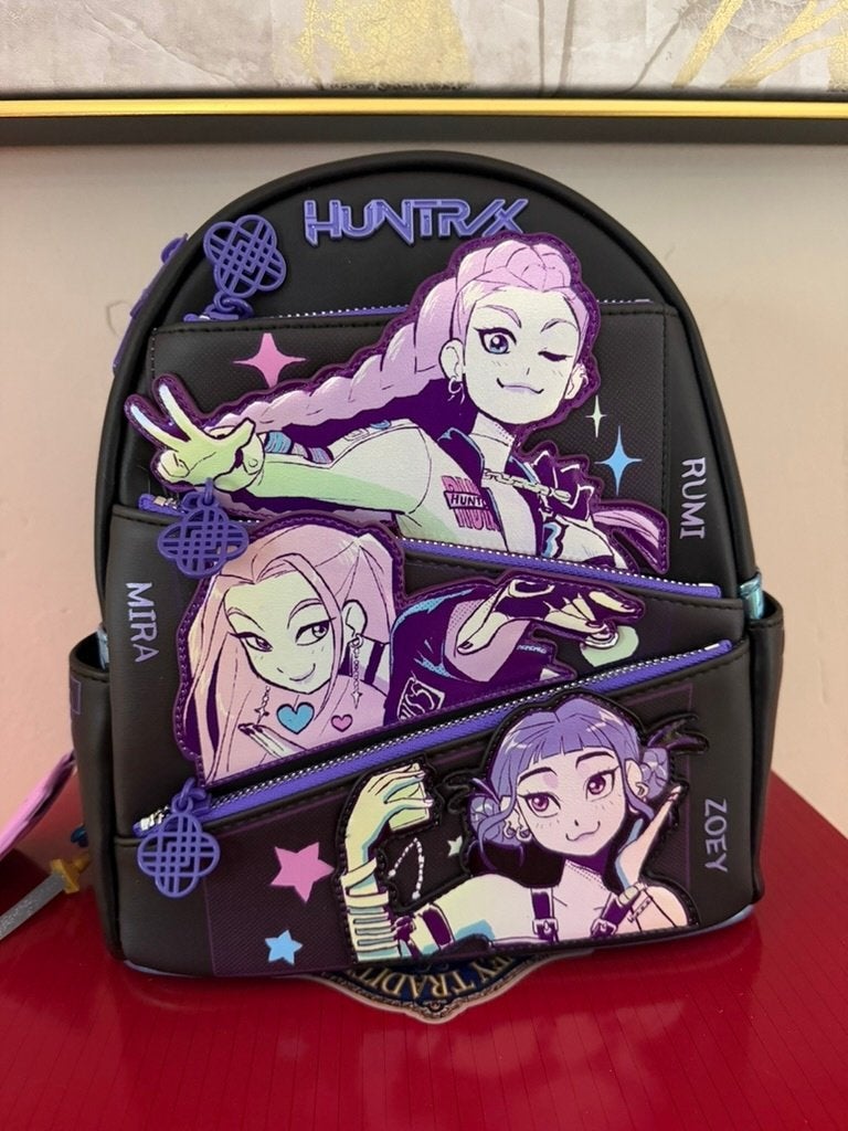 Loungefly K-POP, Collections, Disney, Enlèvement ou Envoi, Neuf, Sac, Valise ou Pochette