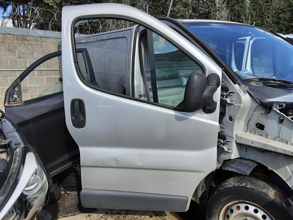 PORTIER RECHTS VOOR Opel Vivaro (01-2000/07-2014), Gebruikt, Voor, Opel, Deur