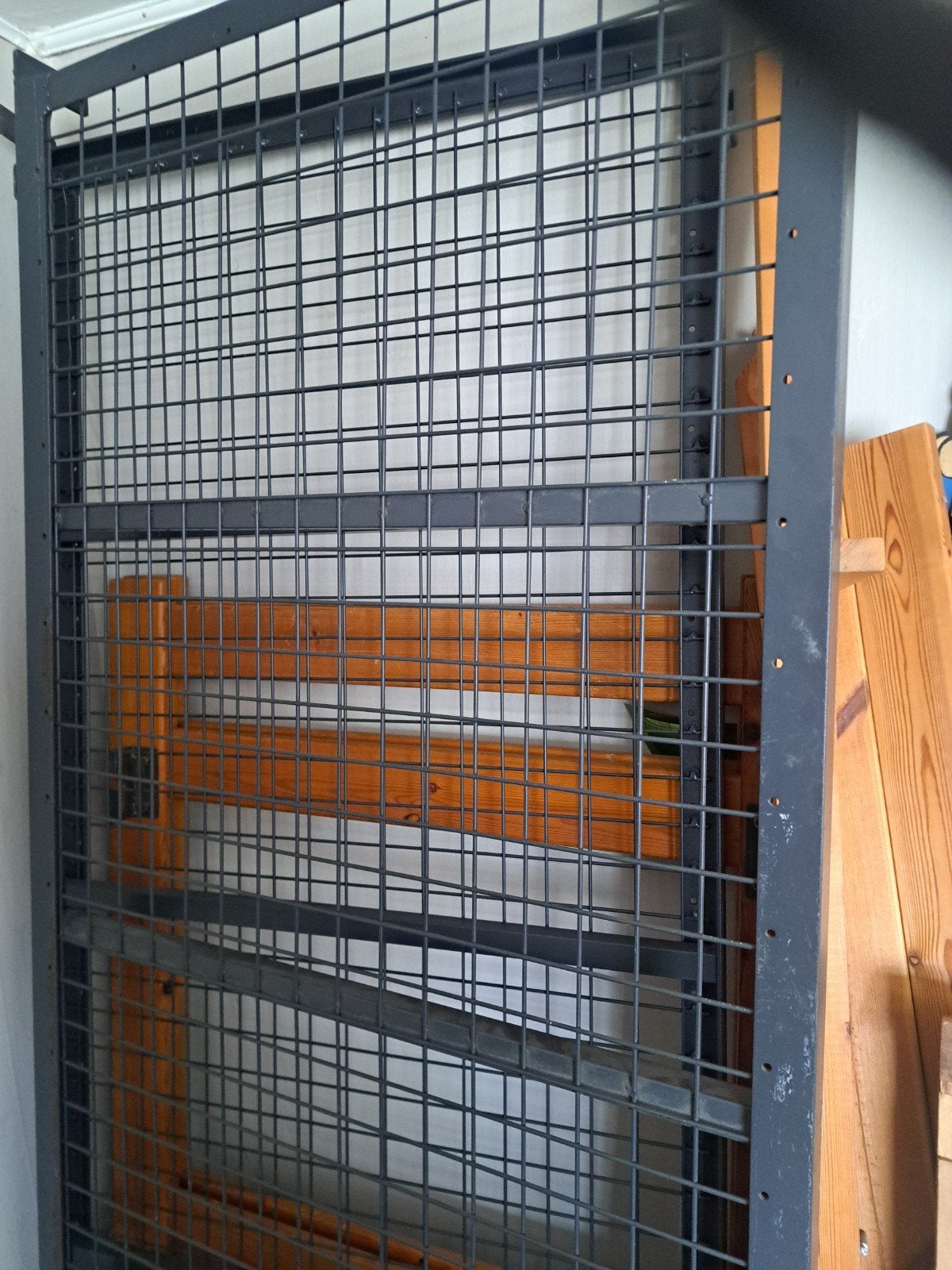Stevig stapelbed, houten kader, ijzeren latoflex, Antiek en Kunst, Ophalen