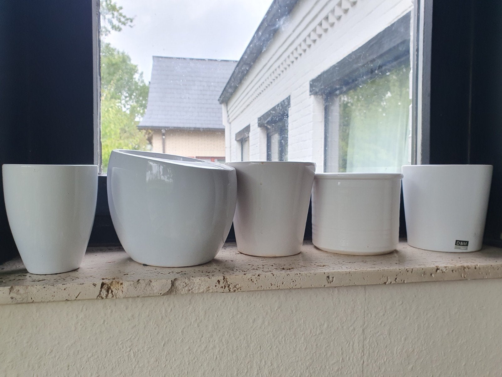 set van 5 verschillende kleine witte cache-pots, Ophalen