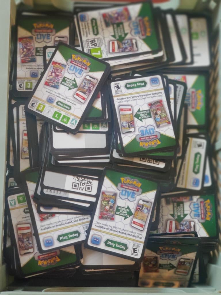 Meer dan 10.000 Pokémon code kaarten - Oud & Nieuw, Enlèvement, Neuf, Plusieurs cartes, Foil