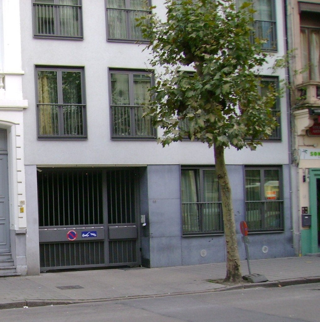Antwerpen Garage te huur vlakbij Roseveldplaats, Immo