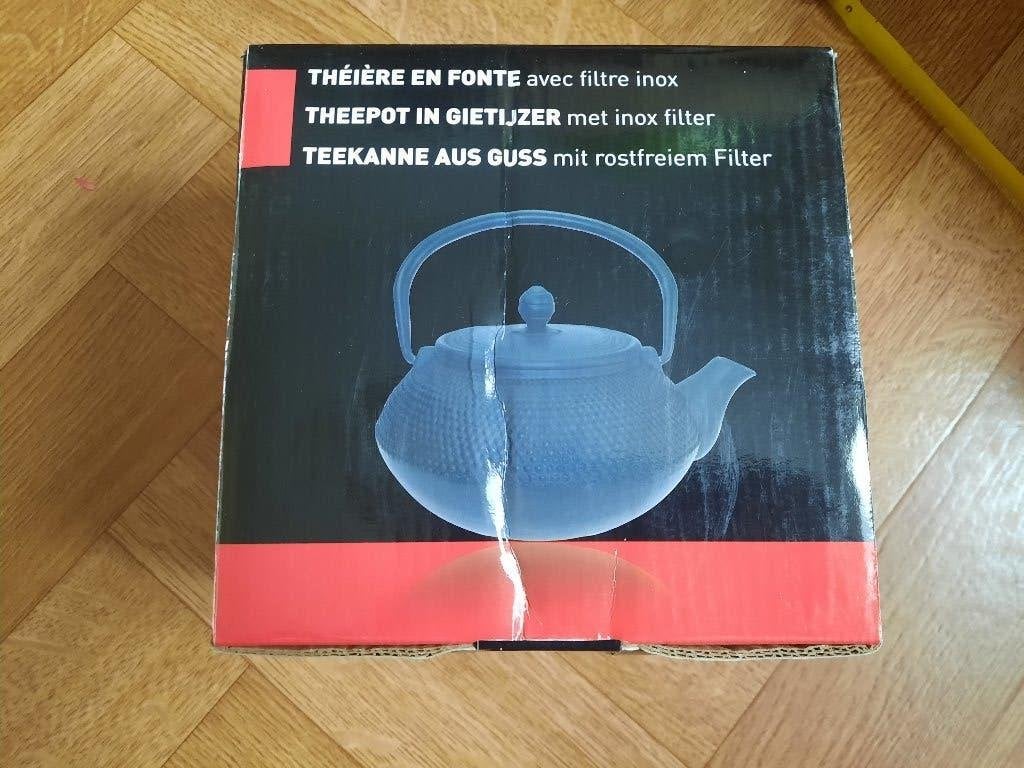 nieuwe theepot in gietijzer met inoxen filter 0.7 liter, Maison & Meubles, Cuisine | Vaisselle, Enlèvement ou Envoi, Neuf, Théière
