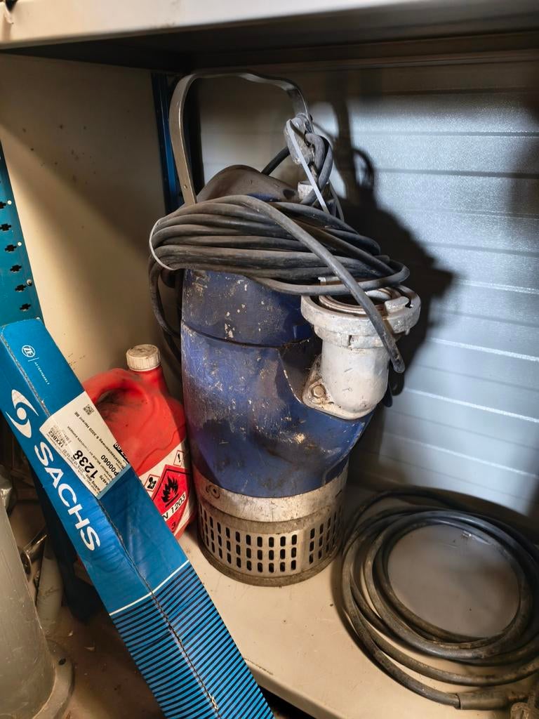 Dompelpomp 380v, Doe-het-zelf en Bouw, Ophalen