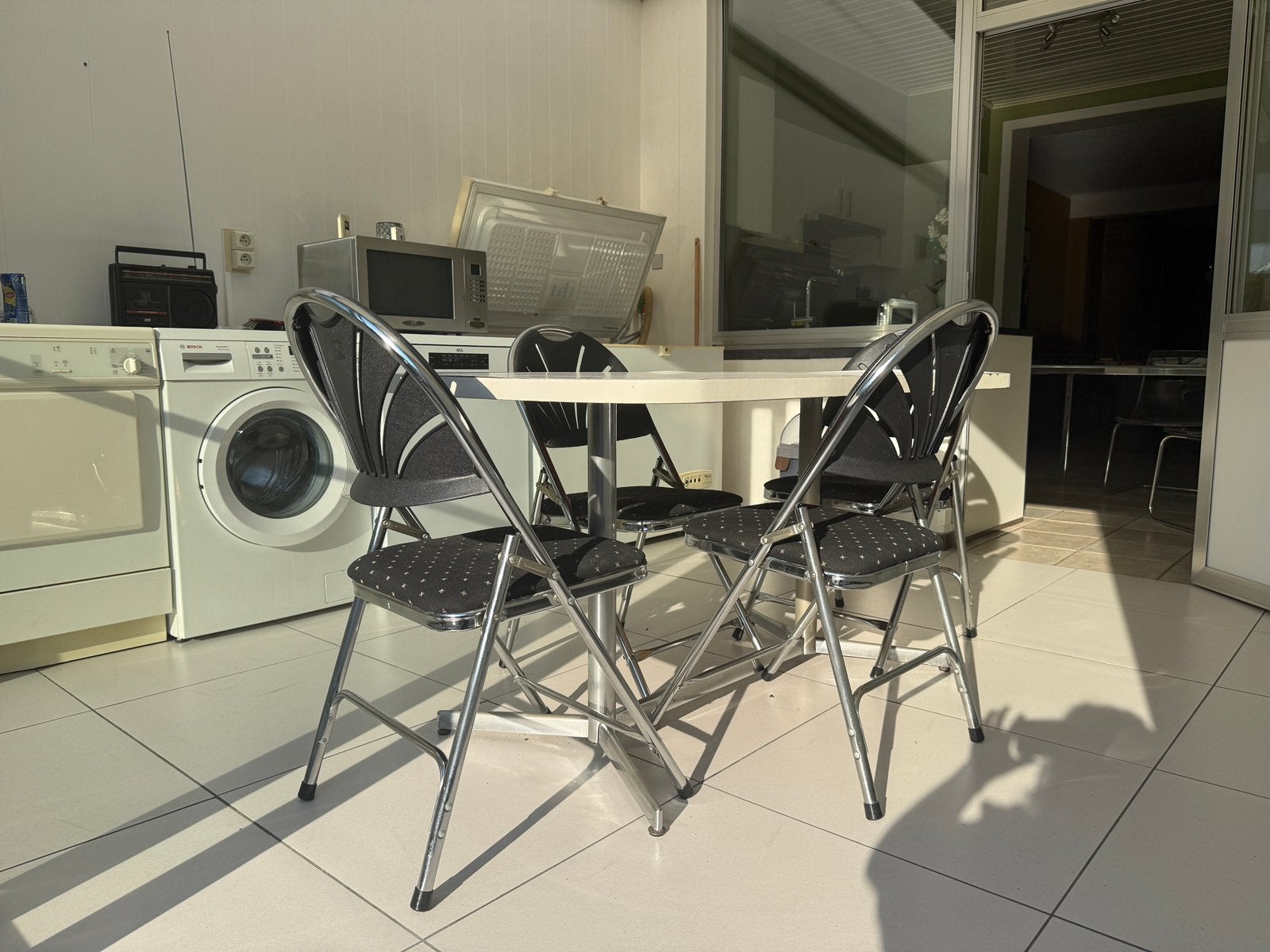 Klapstoelen en tafel te koop, Enlèvement