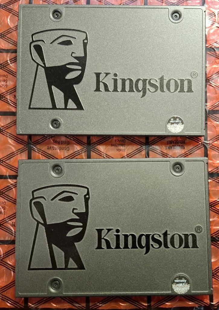 240gb Kingston SSD (nieuw, Sata) + enkele occasie, Informatique & Logiciels, Disques durs, Neuf, Desktop, Interne, SATA, Enlèvement ou Envoi