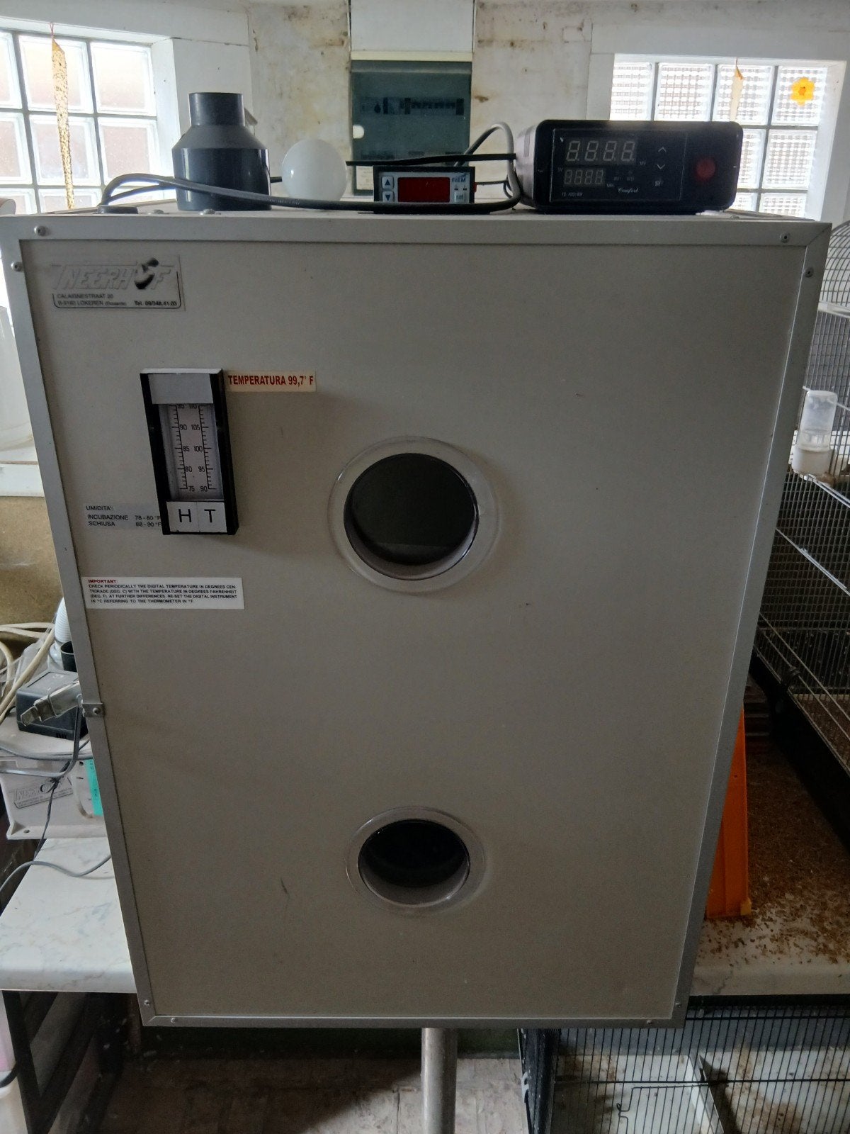 Broed machine, Ophalen