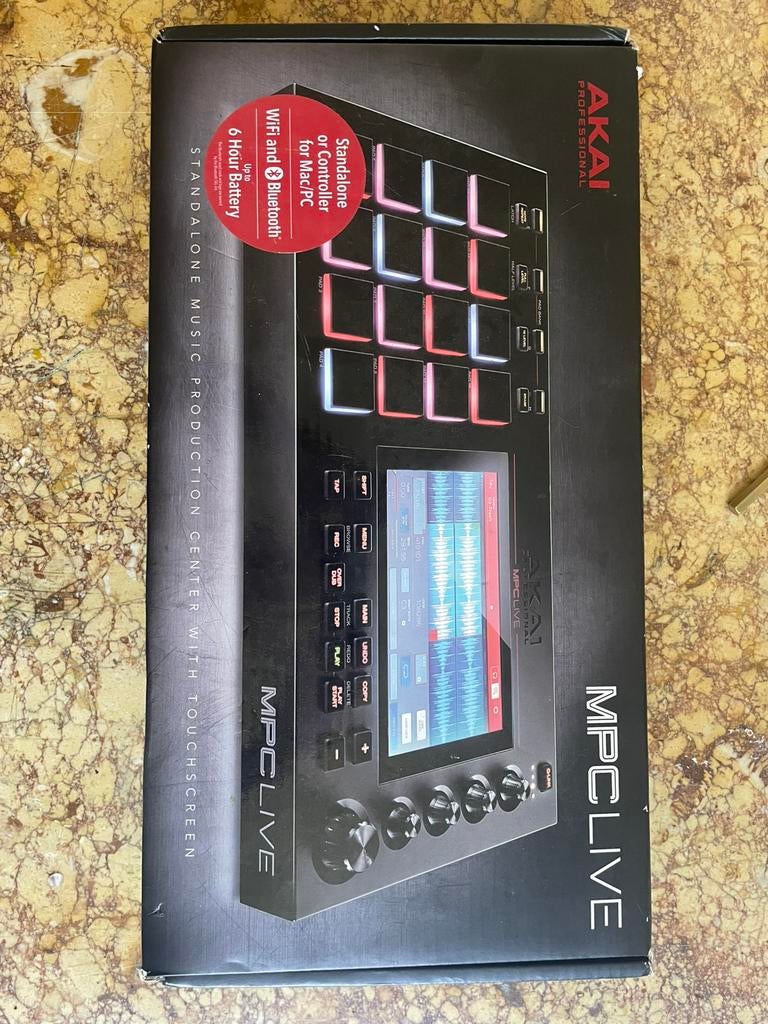 Akai mpc live, Muziek en Instrumenten, Ophalen, Zo goed als nieuw