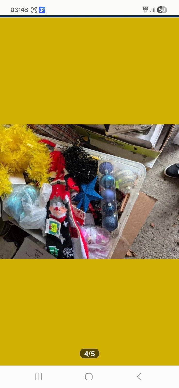 Boule de Noël y en a plien plien le lot 30 euro tout doit