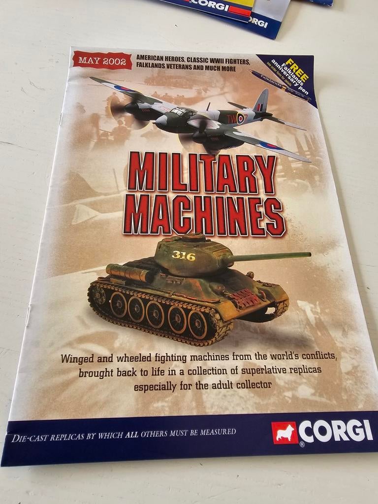 Corgi Military Machines tijdschrift uit mei 2002., Ophalen of Verzenden