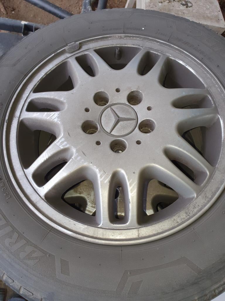 Velgen vito w639, Ophalen, Band(en)