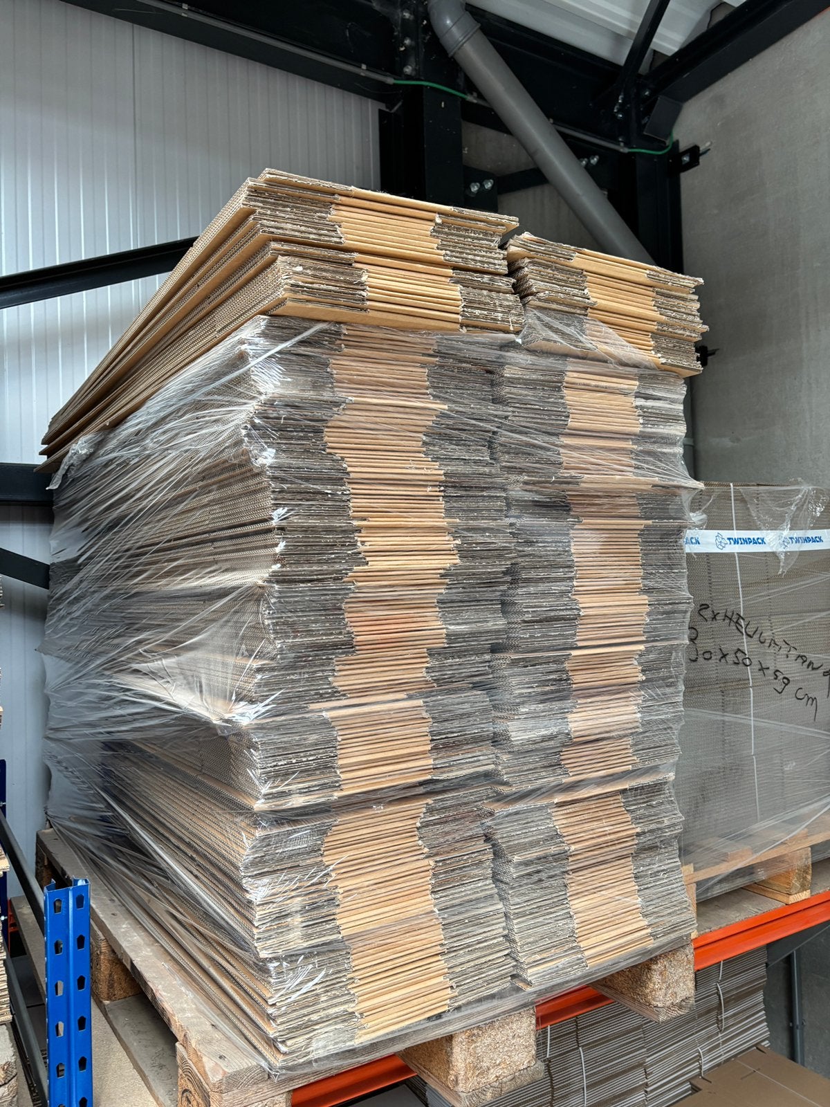 Pallet (nieuwe) lange dozen, 120 stuks, Ophalen