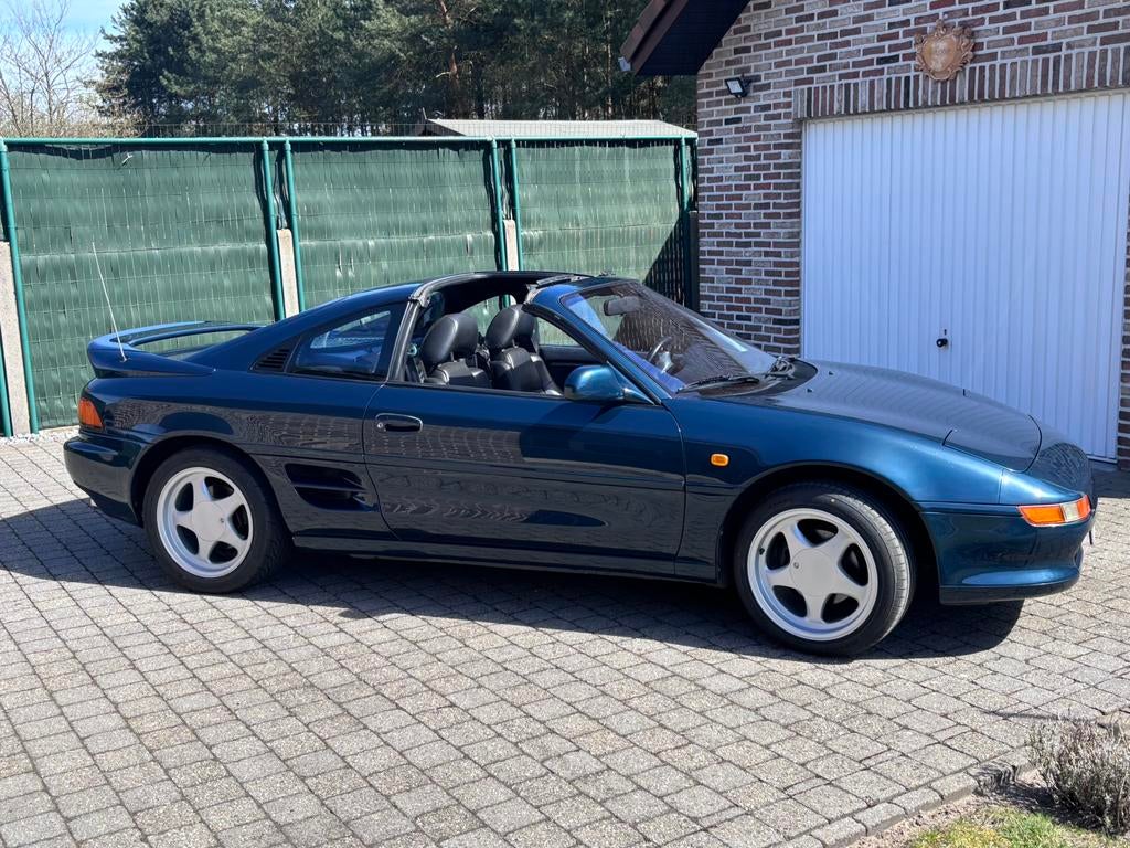 Toyota MR 2.0 16v  156 pk T roof leder, Auto's, Achterwielaandrijving, Leder, Handgeschakeld, Particulier