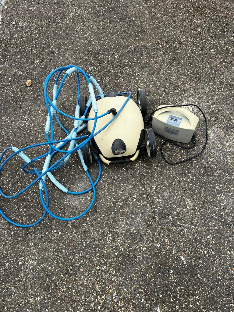 Zwembadrobot goede werkende staat, Tuin en Terras, Ophalen, Zo goed als nieuw