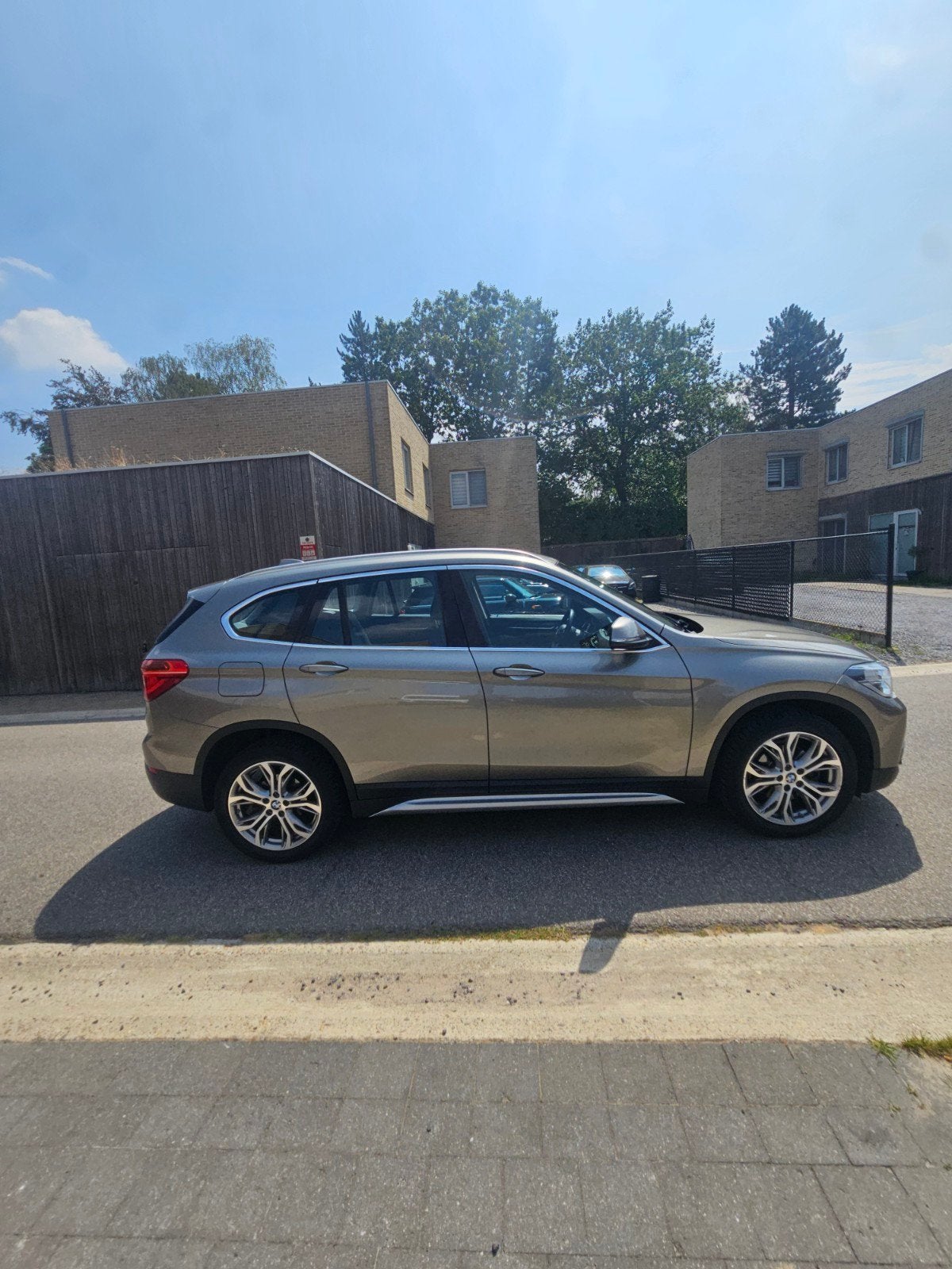 BMW X1 BJ : 2018 avec garantie de 12 mois, Autos, BMW, Entreprise, X1, ABS, Caméra de recul, Airbags, Air conditionné, Alarme