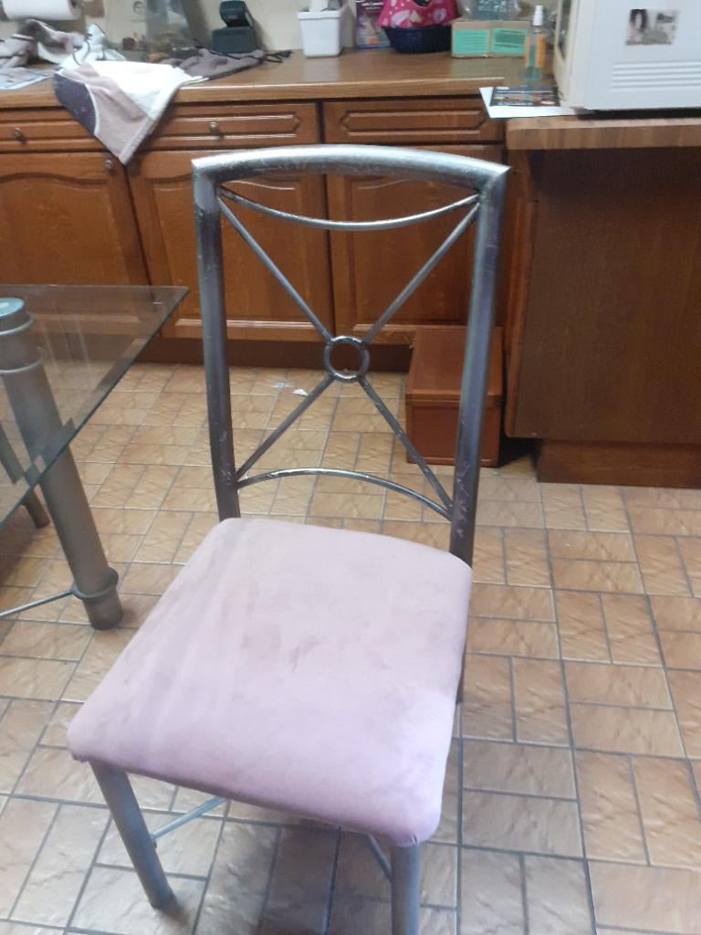 Ijzeren tafel met 4 stoelen in zeer goede staat, Huis en Inrichting, Tafels | Eettafels, Ophalen, Gebruikt, 100 tot 150 cm, Vier personen