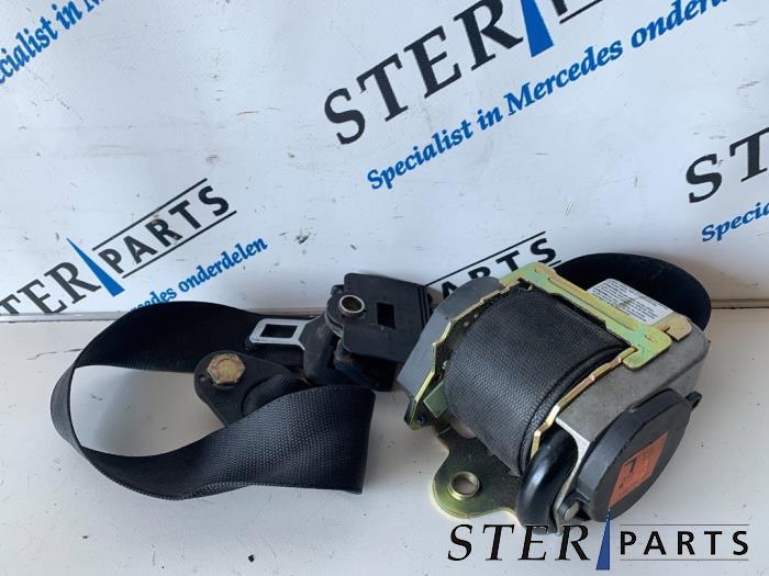Veiligheidsgordel links-voor van een Mercedes E-Klasse, Auto-onderdelen, Interieur en Bekleding, Mercedes-Benz, Gebruikt, 3 maanden garantie