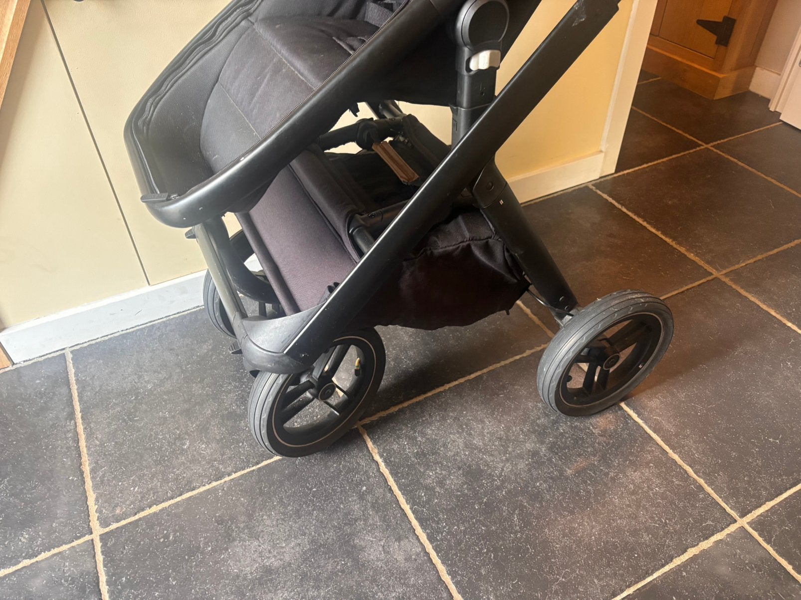 Volledige kinderwagen dubatti, Ophalen, Zo goed als nieuw, Regenhoes