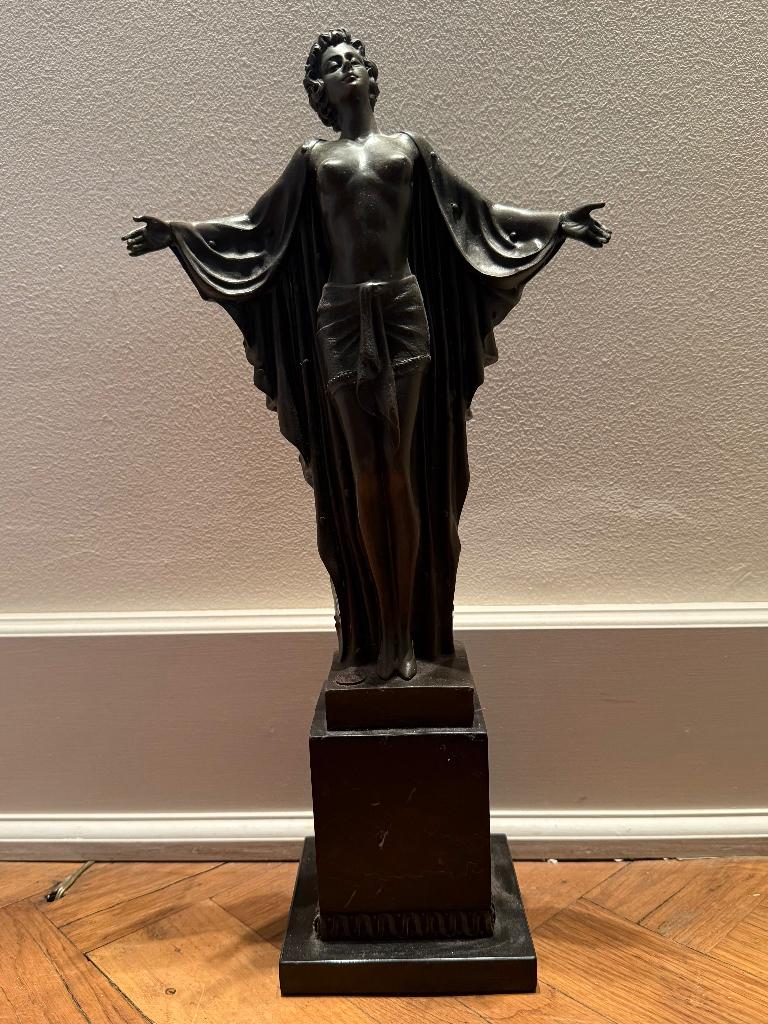 Statuette en bronze " Le réveil du printemps", Antiquités & Art, Art | Sculptures & Bois, Statue, Brons, Femme, 20 - 50 cm, Europe