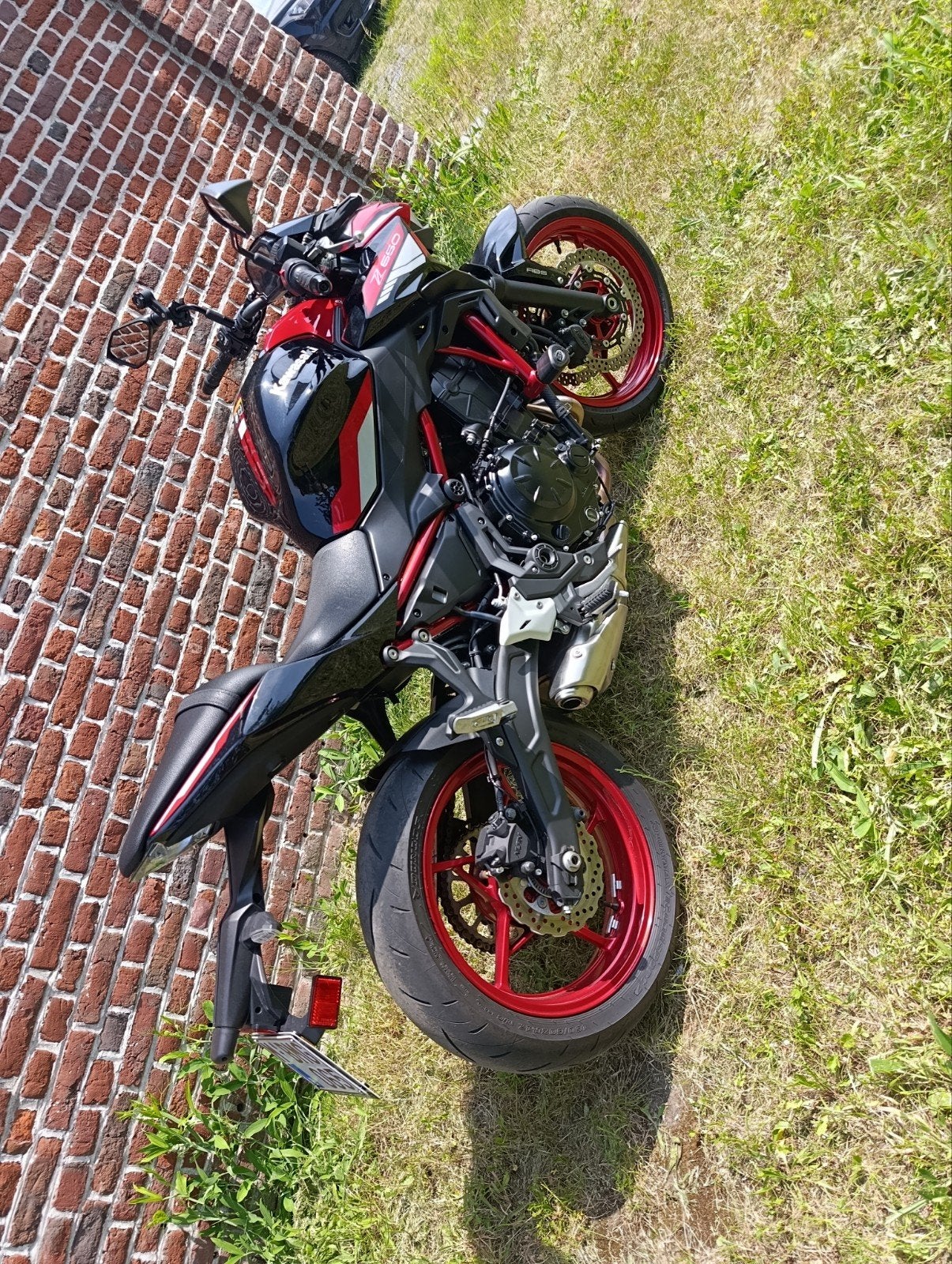 Motos Kawasaki z650 A2, Motos, Motos | Kawasaki, Particulier, Sport, 12 à 35 kW, 2 cylindres, Permis Moto A2 minimum, ABS, Manuelle