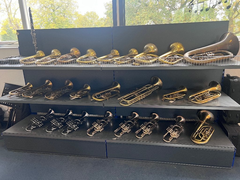 Nous avons plusieurs trompettes d'occasion en stock, Musique & Instruments, Enlèvement, Utilisé, Trompette en si bémol, Avec valise