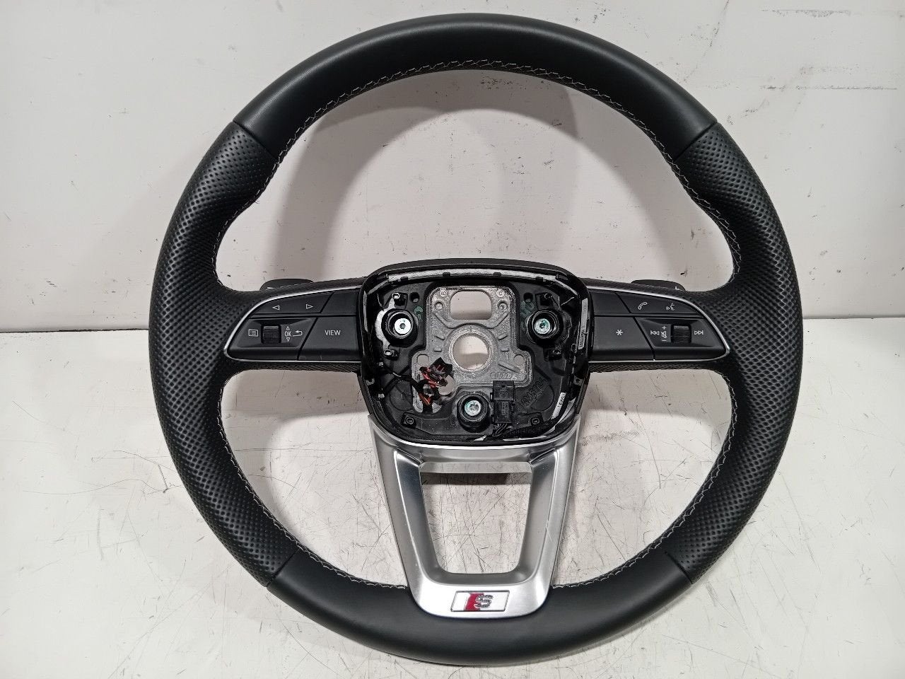 Stuur Audi Q8, Onderdelen@venauto.nl, Van der Ven Autorecycling B.V., Gebruikt, Ettenseweg 76, 4706 PB Roosendaal, The Netherlands