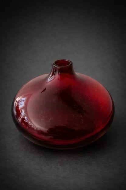 Vase Salong par Johanna Jelinek 1990, Enlèvement