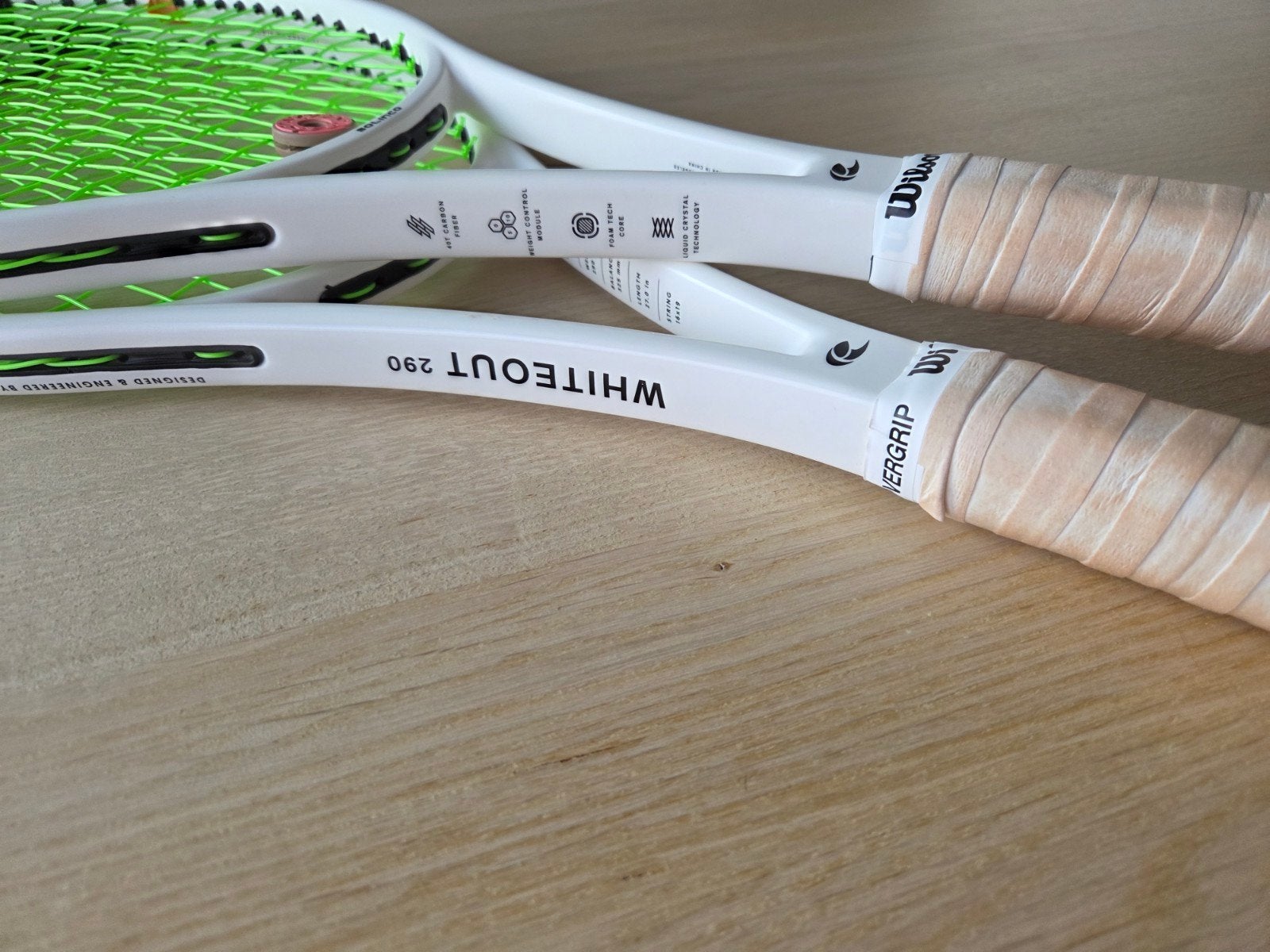 2x Solinco Whiteout 290gr, Sport en Fitness, Ophalen of Verzenden, Gebruikt, Racket, Dunlop