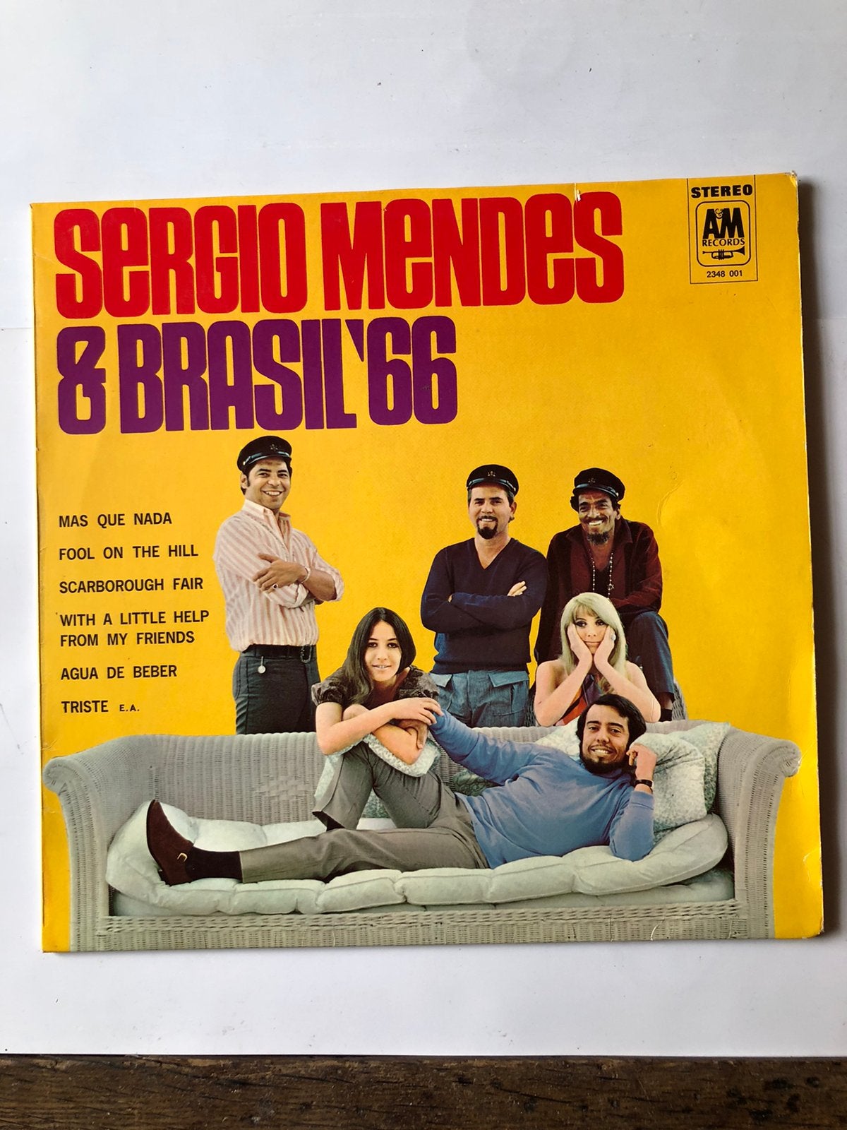 S. Mendes et le Brésil 1966 : mas que nada (1970), Envoi, Comme neuf