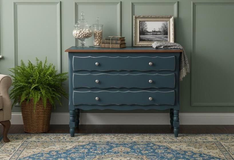 Commode vintage relookée bleu – bois massif – style campagne, Maison & Meubles, Enlèvement, Comme neuf