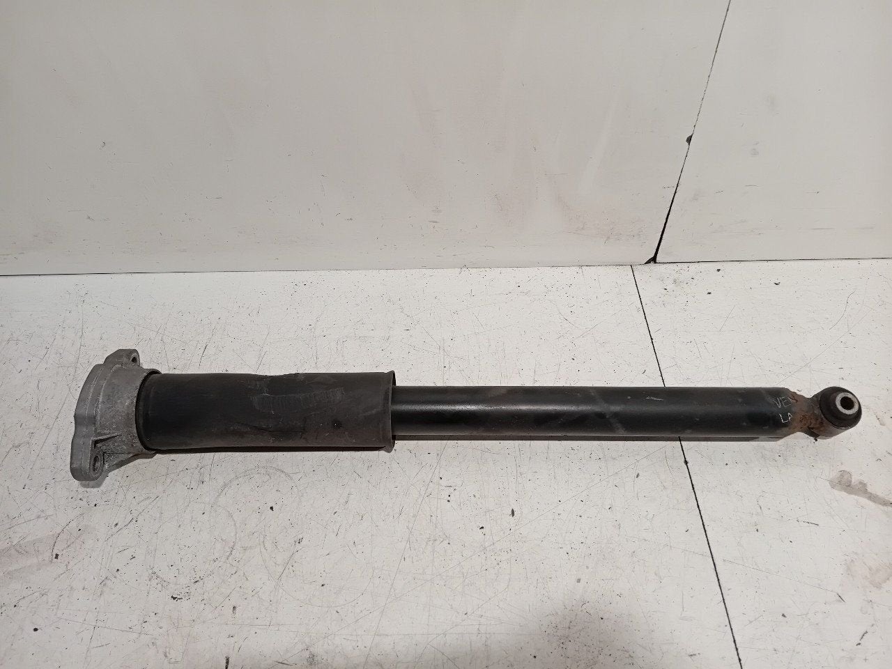 Schokbreker links achter Mercedes-Benz C-Klasse, Onderdelen@venauto.nl, Van der Ven Autorecycling B.V., Gebruikt, Ettenseweg 76, 4706 PB Roosendaal, The Netherlands