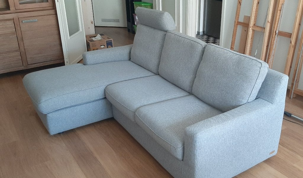 Canapé gris Poltronessofa 3 places dont 1 méridienne, Trois personnes, 200 à 250 cm, 125 à 150 cm, Banc droit