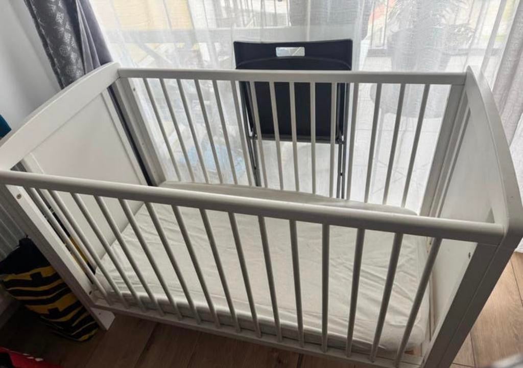 Babybed ledikant, Kinderen en Baby's, Babyparken, Ophalen, Gebruikt, Rechthoekig