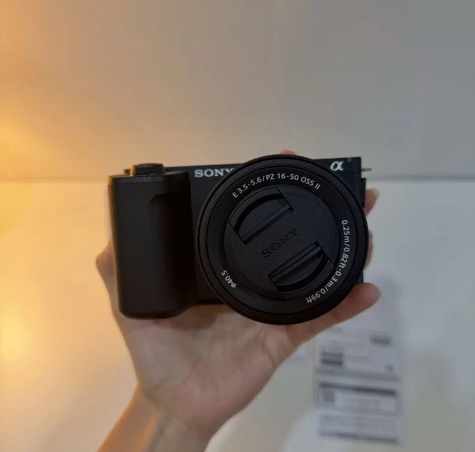 Sony zv e 10 II kit, TV, Hi-fi & Vidéo, Enlèvement ou Envoi, Batterie, Caméra de vlog, Comme neuf