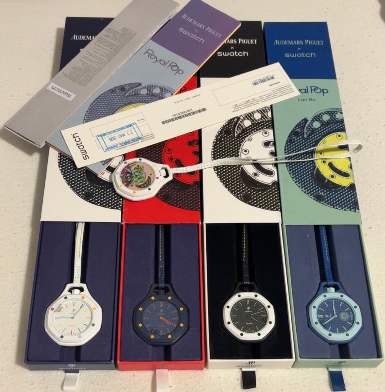splinternieuwe en ongedragen Swatch x Audemars Piguet., Bijoux, Sacs & Beauté, Enlèvement ou Envoi, Comme neuf, Swatch