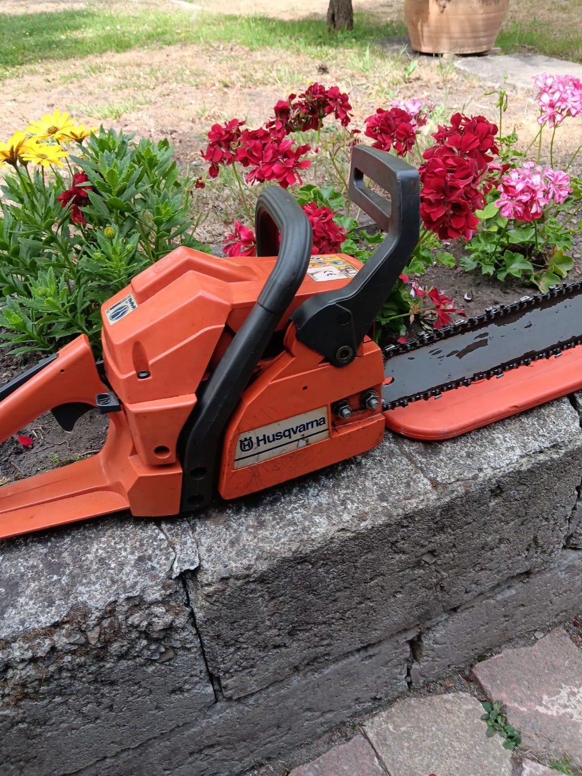 Tronçonneuse husqvarna 136 et 141, Bricolage & Construction, Outillage | Scies mécaniques, Tronçonneuse