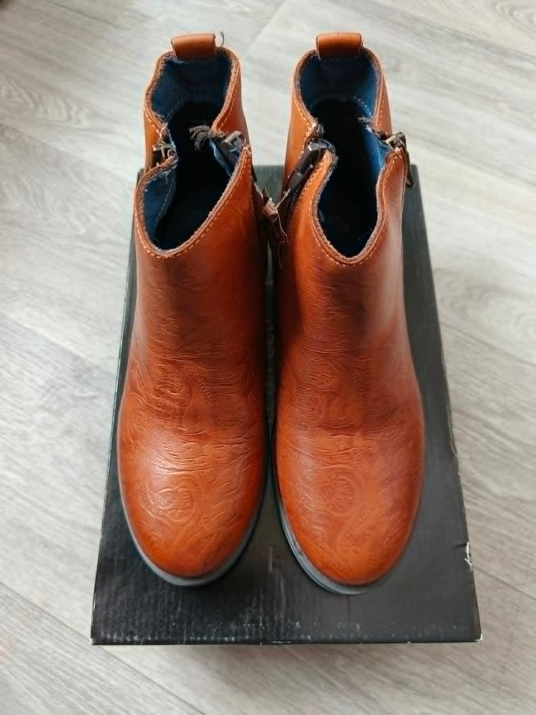 Bottines en cuir Les Fées de Bengale 34 neuves !, Enfants & Bébés, Vêtements enfant | Chaussures & Chaussettes, Neuf, Les Fées de Bengale