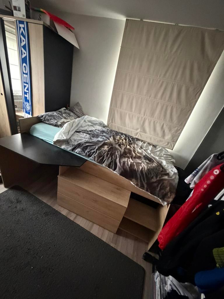 1 lit (demi-lit superposé) + matelas, 90 cm, Enlèvement, 200 cm, Bois