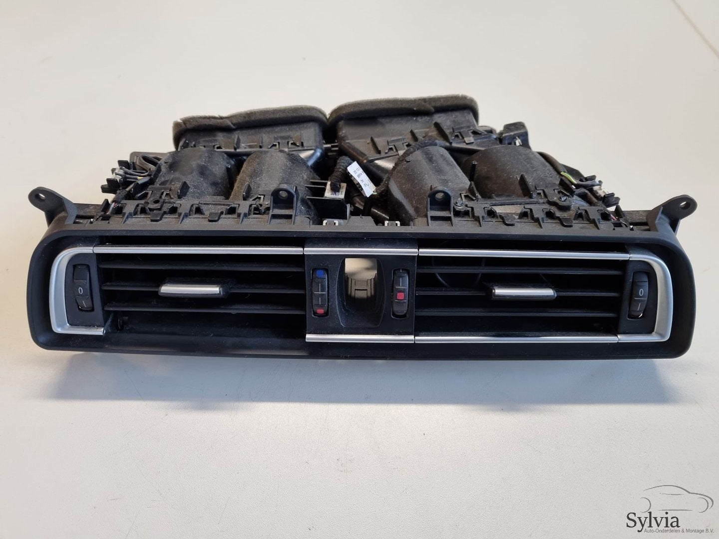 Luchtrooster Dashboard midden BMW 7 Serie F01  F02 9115859, Gebruikt, -, -, Ophalen of Verzenden