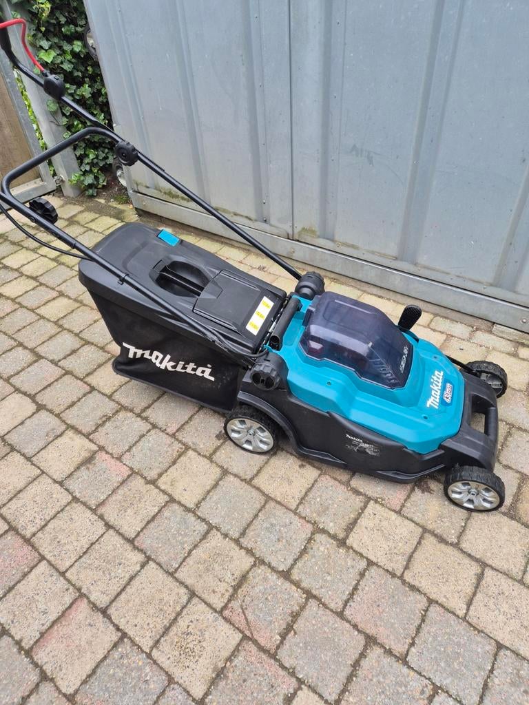 Makita DLM432Z Accu-grasmaaier 43 cm 2 x 18 Volt, Tuin en Terras, Ophalen, Cirkelmaaier, Zo goed als nieuw, Makita