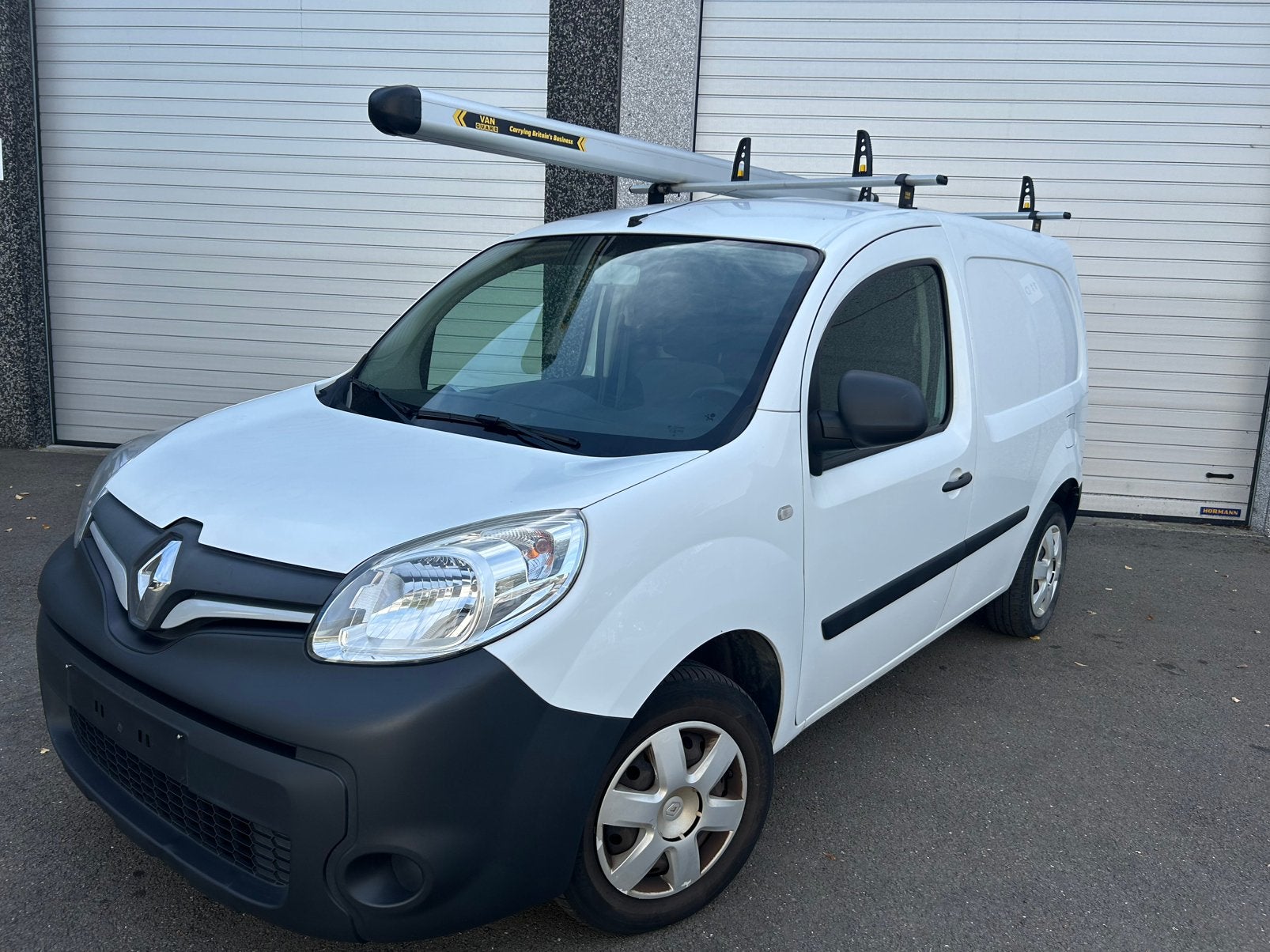 Renault kangoo 1.5dci lichte vracht/ airco/ dakrek/ 85.000km, Autos, Entreprise, 2 places, Entretenue par le concessionnaire, Noir