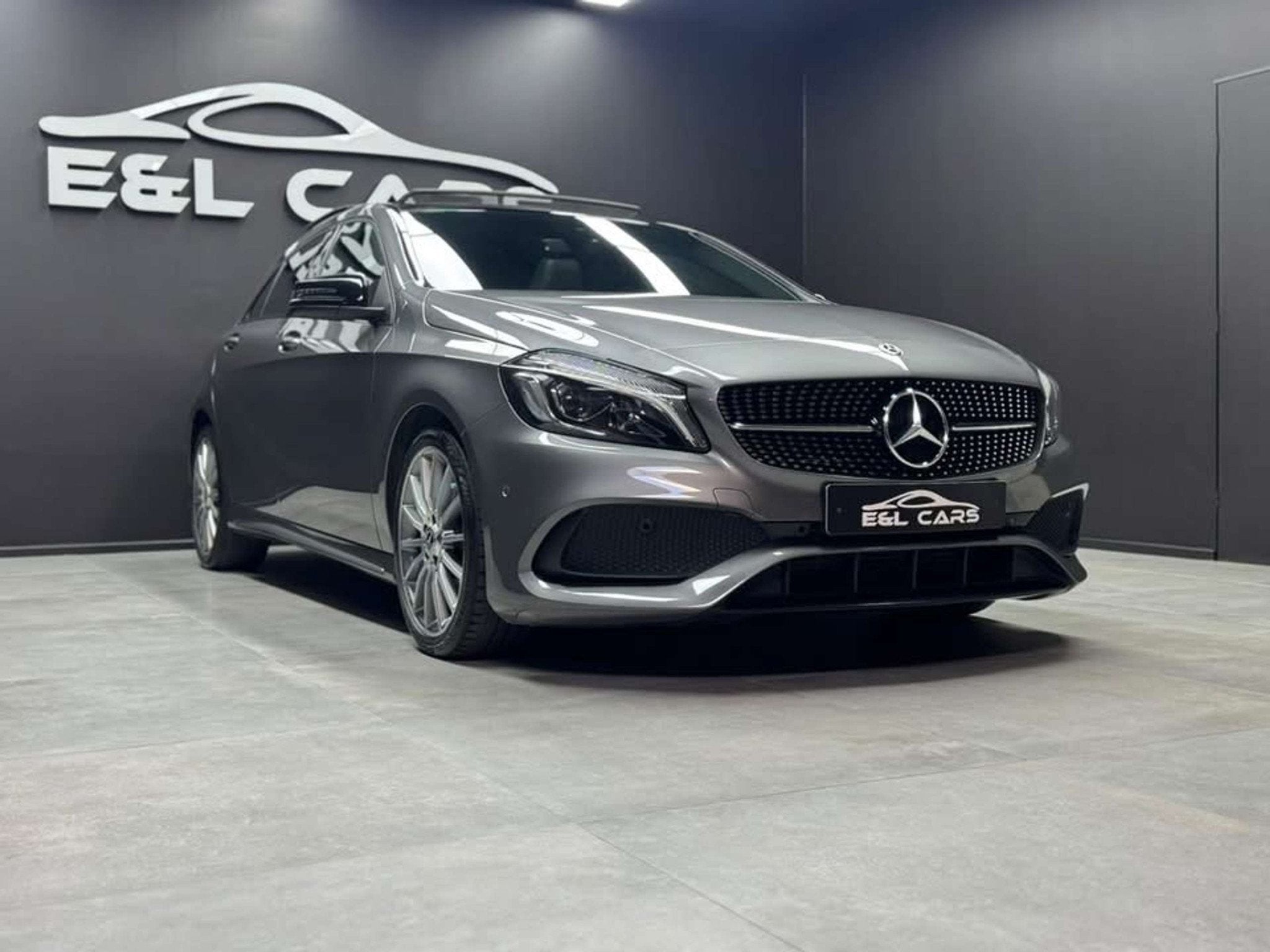 Mercedes-Benz A-Klasse 180 A 180 d Pack AMG *12 mois de gara, Gebruikt, 4 cilinders, Bi-Xenon koplampen, Alcantara