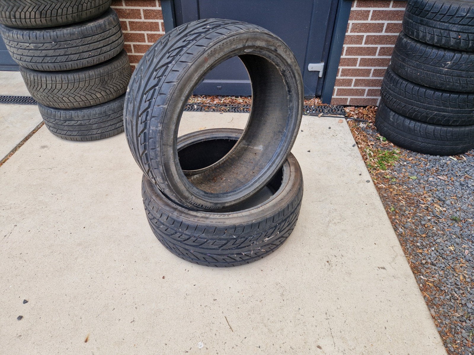 set van 2 banden roadstone n1000 255 35 ZR 20, Enlèvement