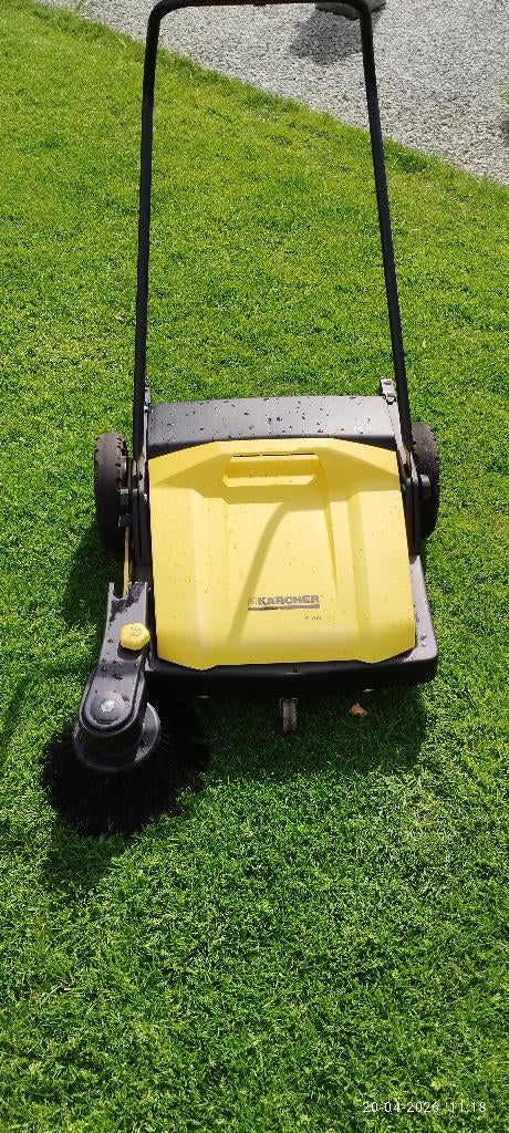 Kärcher borstelmachine, Ophalen, Zo goed als nieuw, KARCHER