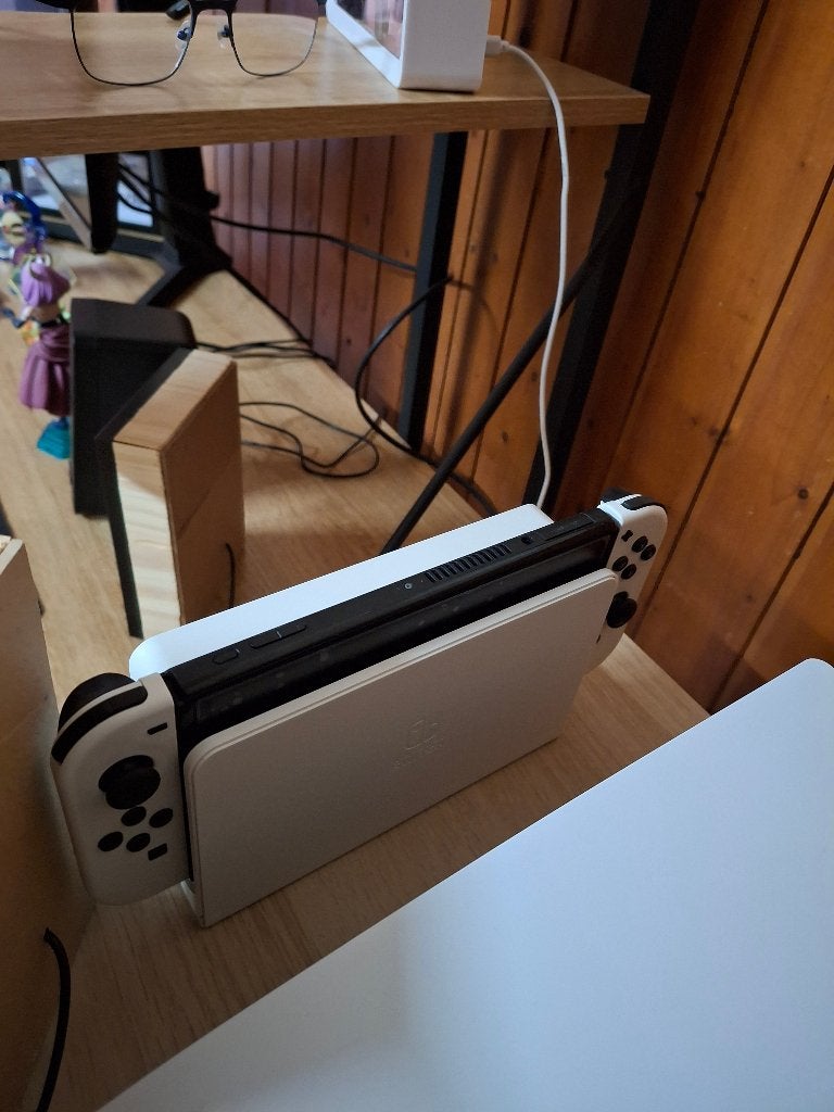Switch oled, Games en Spelcomputers, Spelcomputers | Nintendo Switch, Ophalen, Gebruikt, Met 2 controllers, Switch OLED