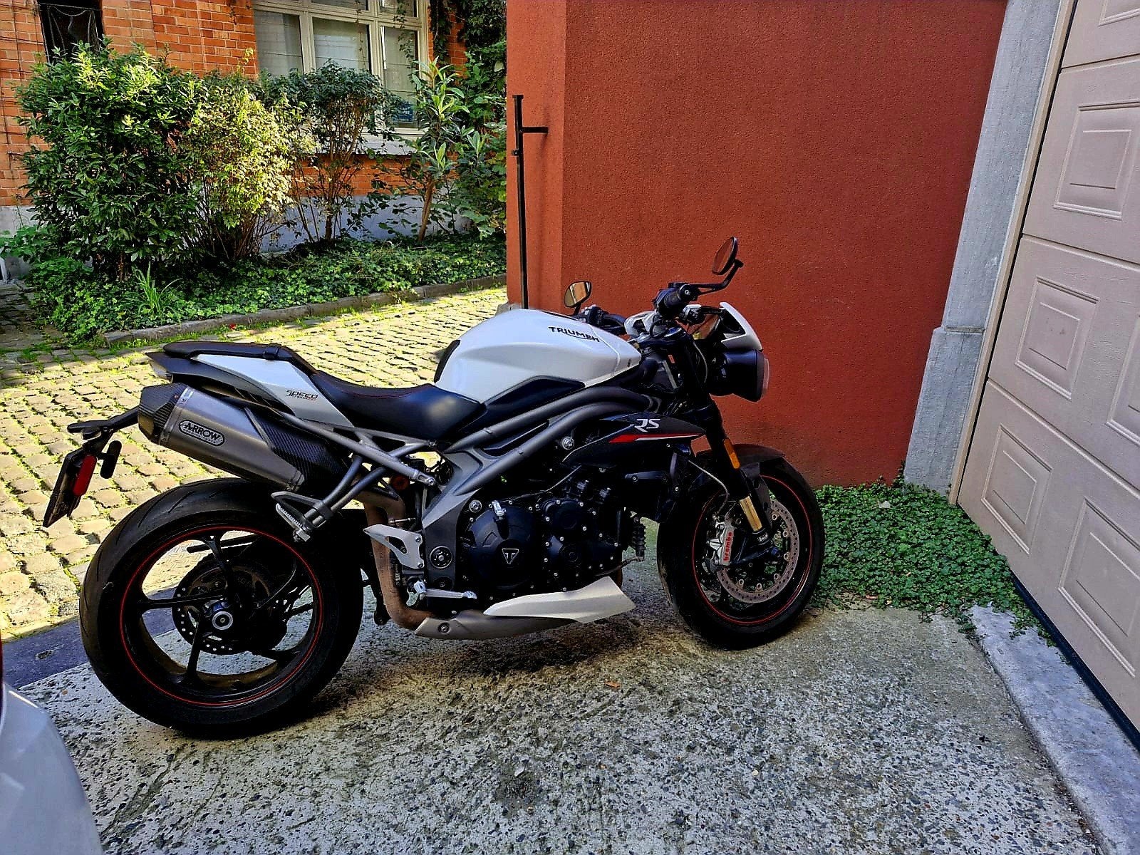 triumph 1050 rs speed triple blanche, Particulier, 3 cylindres, Manuelle, 1050 cm³