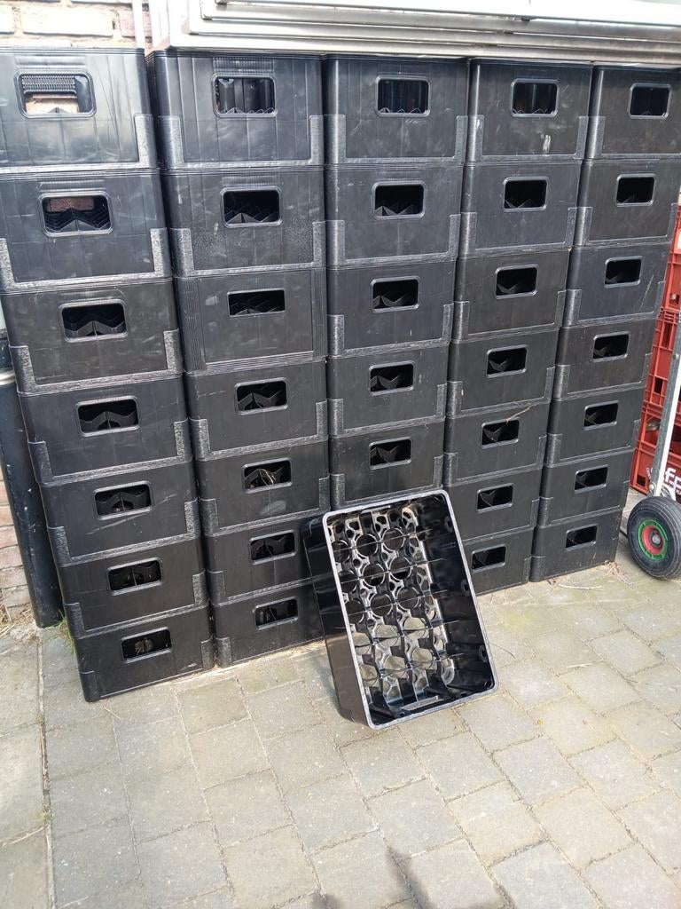 36 Zwarte (lege) kratten te koop, Ophalen, Gebruikt, Duvel