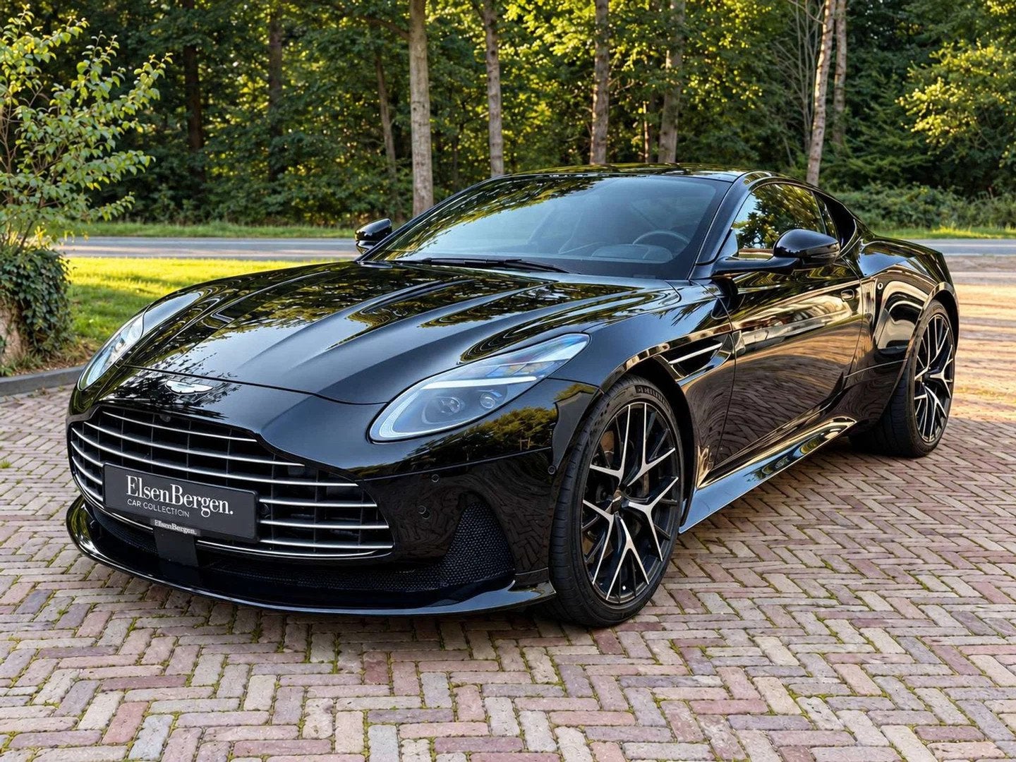 Aston Martin DB DB12 (automatique), Autos, 500 kW, Achat, 3996 cm³, Entreprise