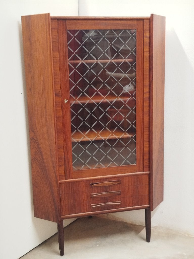 Prachtige Vintage Deense hoekkast in teakfineer, Huis en Inrichting, Ophalen, MCM, Met deur(en), 50 tot 100 cm