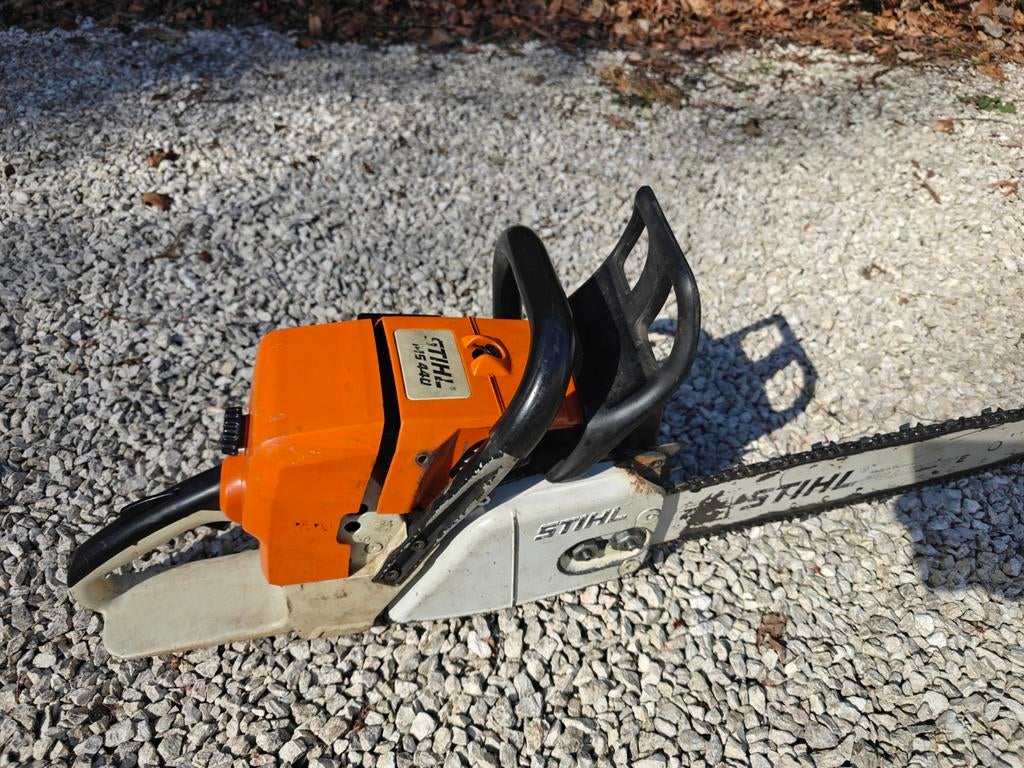 Stihl MS440 professionele kettingzaag, Ophalen